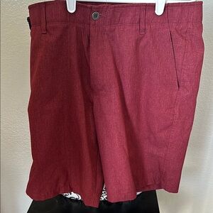 FINAL PRICE NO OFFERS 
Swiss tech Men’s Maroon Simple Shorts 34
